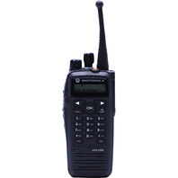 MOTOROLA XPR 6580 AAH55UCH9LB1AN PORTABLE HANDHELD RADIO AND CHARGER