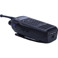 MOTOROLA XPR 6580 AAH55UCH9LB1AN PORTABLE HANDHELD RADIO AND CHARGER