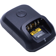 MOTOROLA XPR 6580 AAH55UCH9LB1AN PORTABLE HANDHELD RADIO AND CHARGER