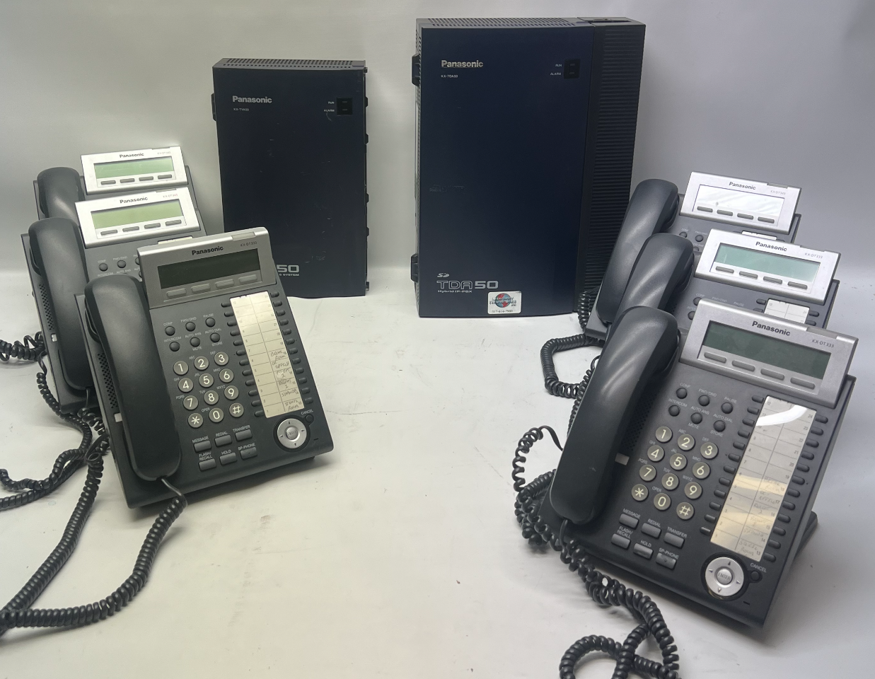 PANASONIC PHONE & VOICE MAIL SYSTEM KXTDA50 W/ KXTVA50 & (6) KXDT333