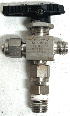 SWAGELOK SS-42GXS4 3-WAY BALL VALVE - 1/4" - 316SS