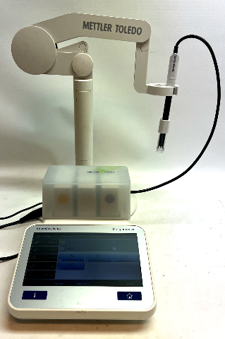 Mettler Toledo SevenExcellence Multiparameter Meter w/ pH/mV Module & Probe