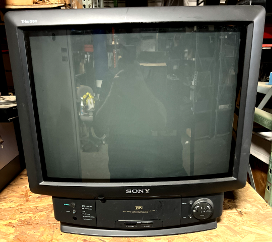 SONY TRINITRON KV-20VM20 20" CRT TV/VCR COMBO Retro Gaming Television NO REMOTE