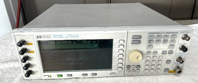 Agilent E4433B 4GHz ESG-D Series Signal Generator Options 1E5 UN8 UN9