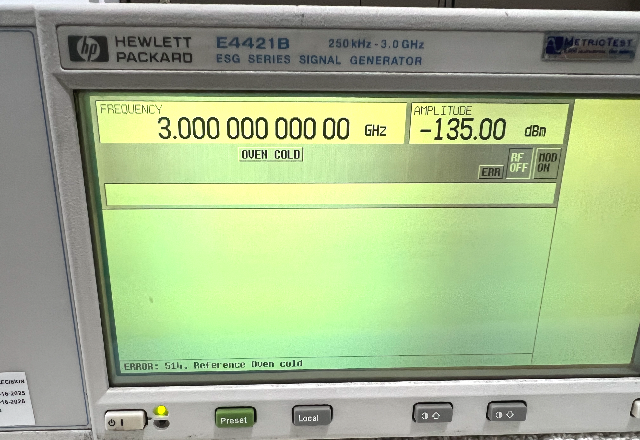 HP Agilent Keysight E4421B-1E5 ESG-A Series Analog RF Signal Generator, 3 GHz Option 1E5