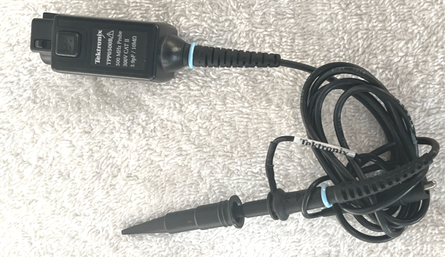 Tektronix TPP0500B 500 MHz, 10x, 1.3m, Passive Probe + Leads + Grabber