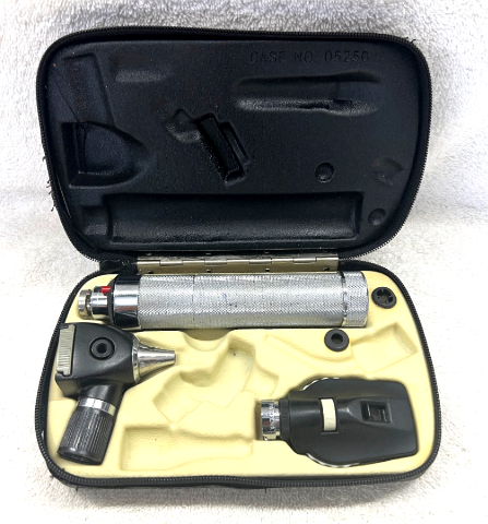 Welch Allyn 3.5 volt Otoscope with Rechargeable Direct Plugin Handle