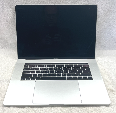 2017 Apple MacBook Pro 15" i7 2.8GHz/16GB/256GB - A1707 Quad core