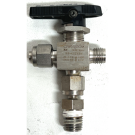 SWAGELOK SS-42GXS4 3-WAY BALL VALVE - 1/4" - 316SS