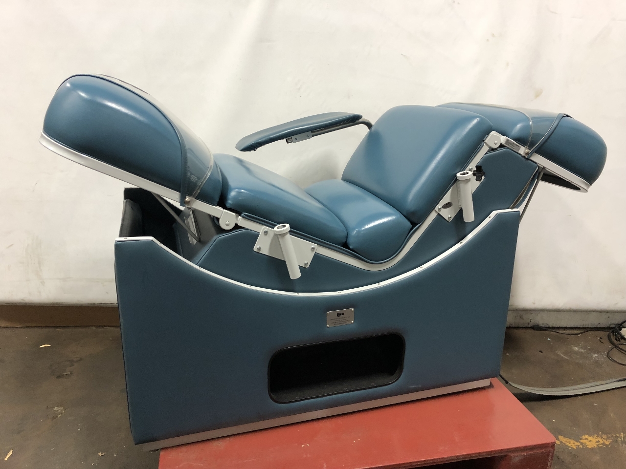 Mobile Coach Blood Donor Collection Lounge Chair Apheresis Oncology