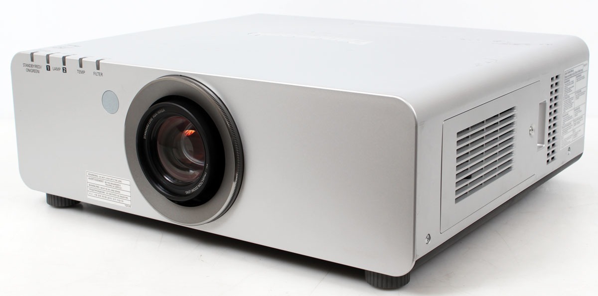 Panasonic PTD6000US DLP HD Cinema Projector 6500 Lumens Beautiful