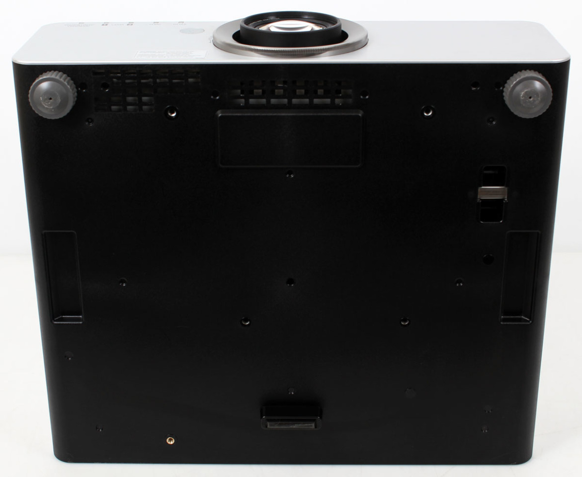 Panasonic PTD6000US DLP HD Cinema Projector 6500 Lumens Beautiful