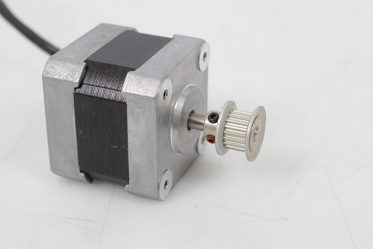 Vexta Orental Motor Co PX244-02AA Stepper Motor 2-Phase 1.8 Deg/ Step 6V/ 0.8 A
