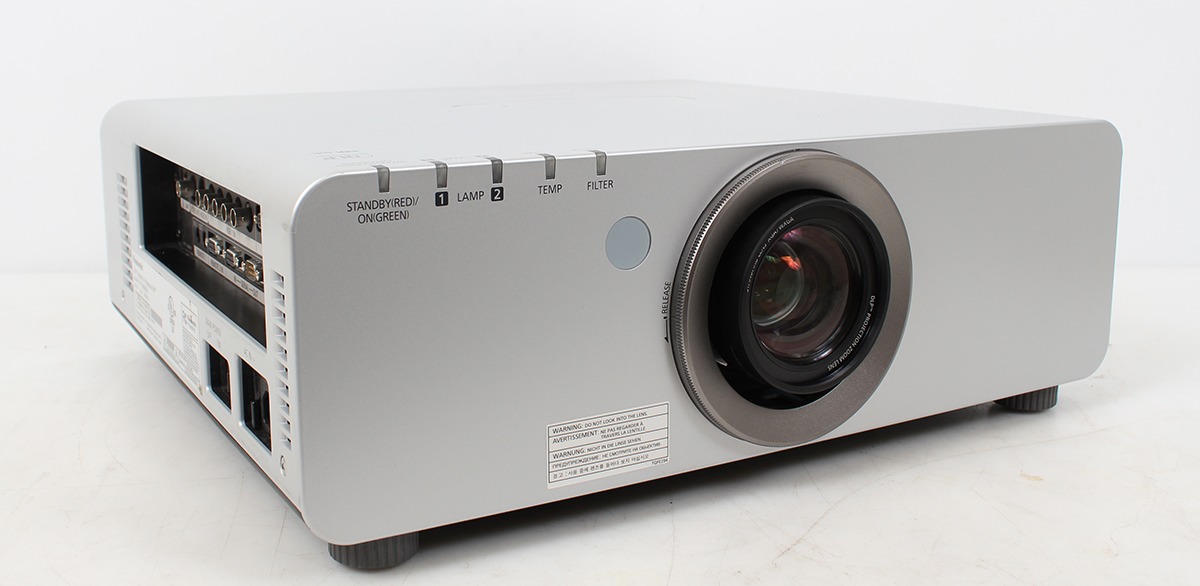 Panasonic PTD6000US DLP HD Cinema Projector 6500 Lumens 1846 Lamp