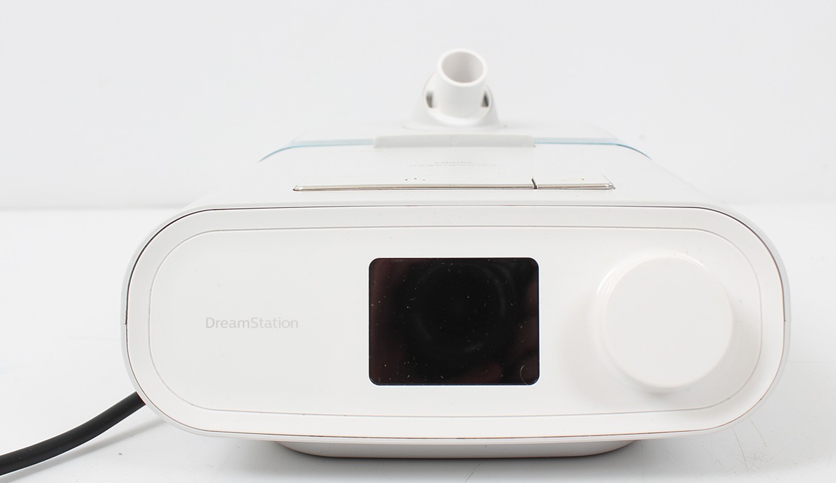 Philips Dreamstation Auto CPAP Machine w/ Humidifier and Travel Case