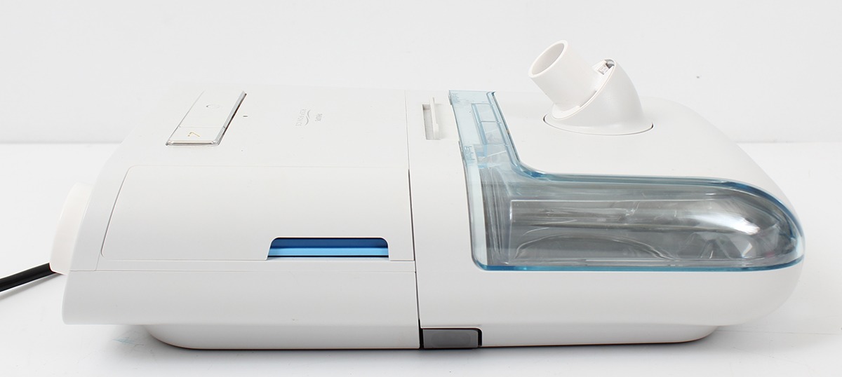 Philips Dreamstation Auto CPAP Machine w/ Humidifier and Travel Case