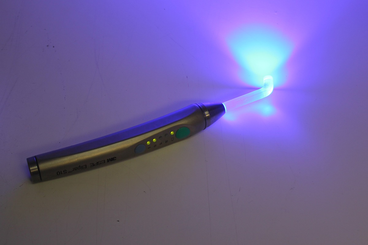 3M Espe Elipar S10 LED Curing Light with Charger. SocoTek LLC