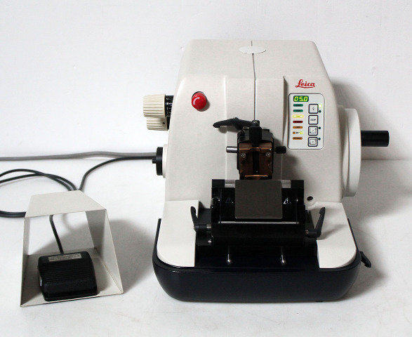 Leica RM2155 Motorized Automated Rotary Microtome w/ Blade Holder & Foot Switch