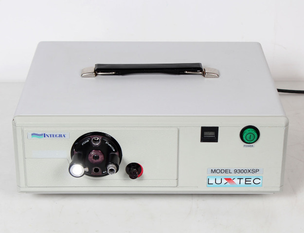 Luxtec Surgical HeadLight Source 9300XSP Integra, BFW/ACMI Olympus Storz Wolf