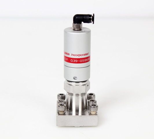 Fujikin Pneumatic Diaphragm Valve O.P 0.39~0.59MPa N.C 316L-P, 053795 -Warranty-