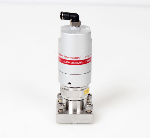 Fujikin Pneumatic Diaphragm Valve N.C 316L-P, O.P 0.39~0.59MPa 059577 -Warranty-