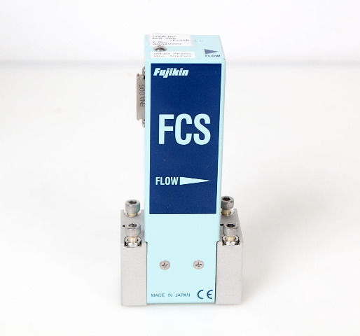 Fujikin FCS-4WS-F122B Mass Flow Control System | C4F8 Gas, 1000 SCCM + Warranty