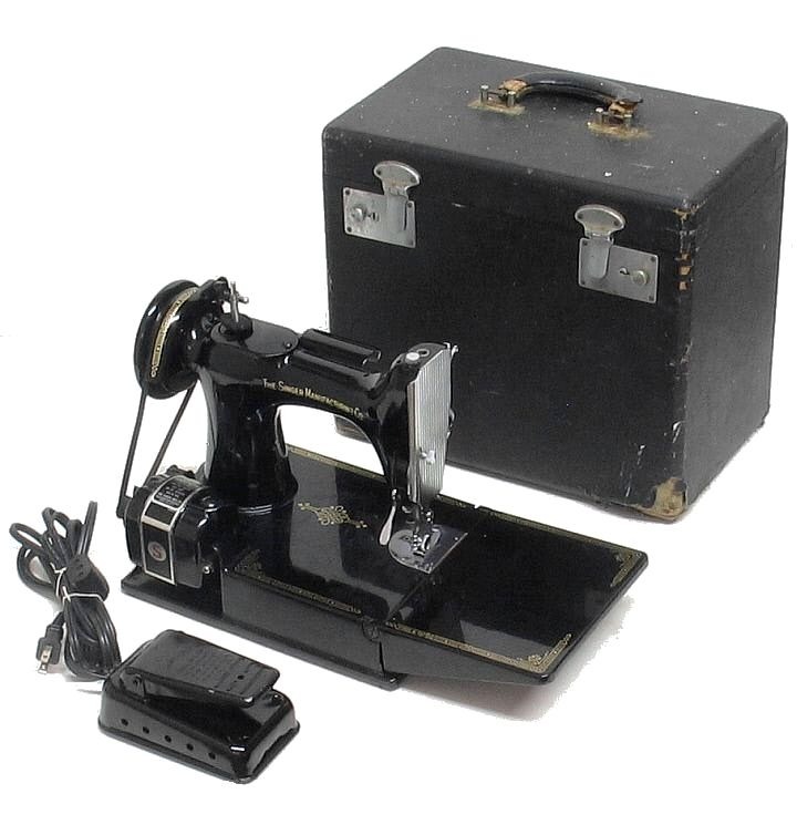 Vintage singer featherweight sewing machine 221 with orig case 1948