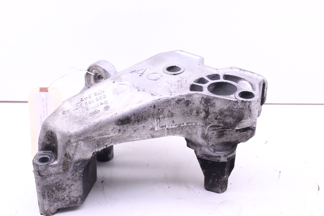 2005 Volkswagen Jetta TDI 1.9 Engine Motor Mount Bracket