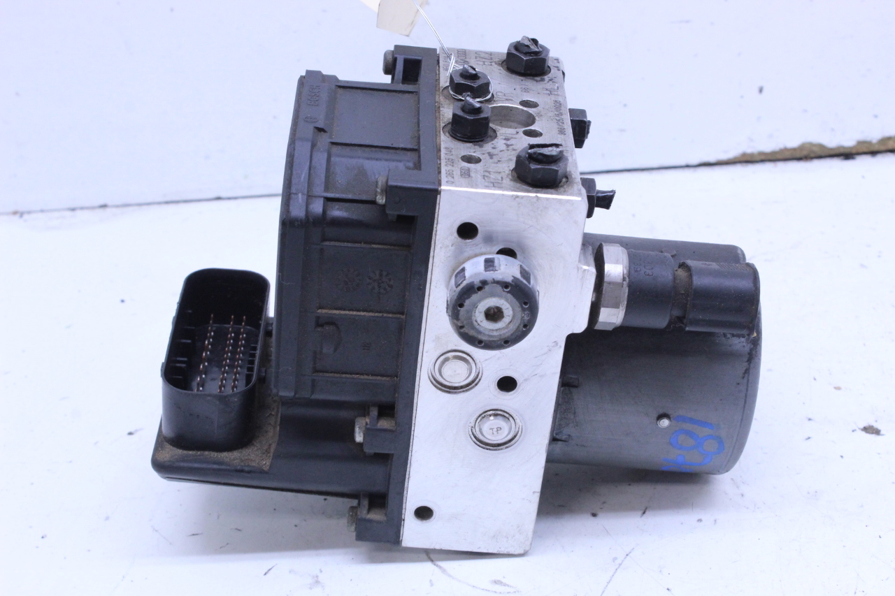 Audi A4 ABS Anti Lock Brake Pump 8E0614517 OEM 18705-8E0614517