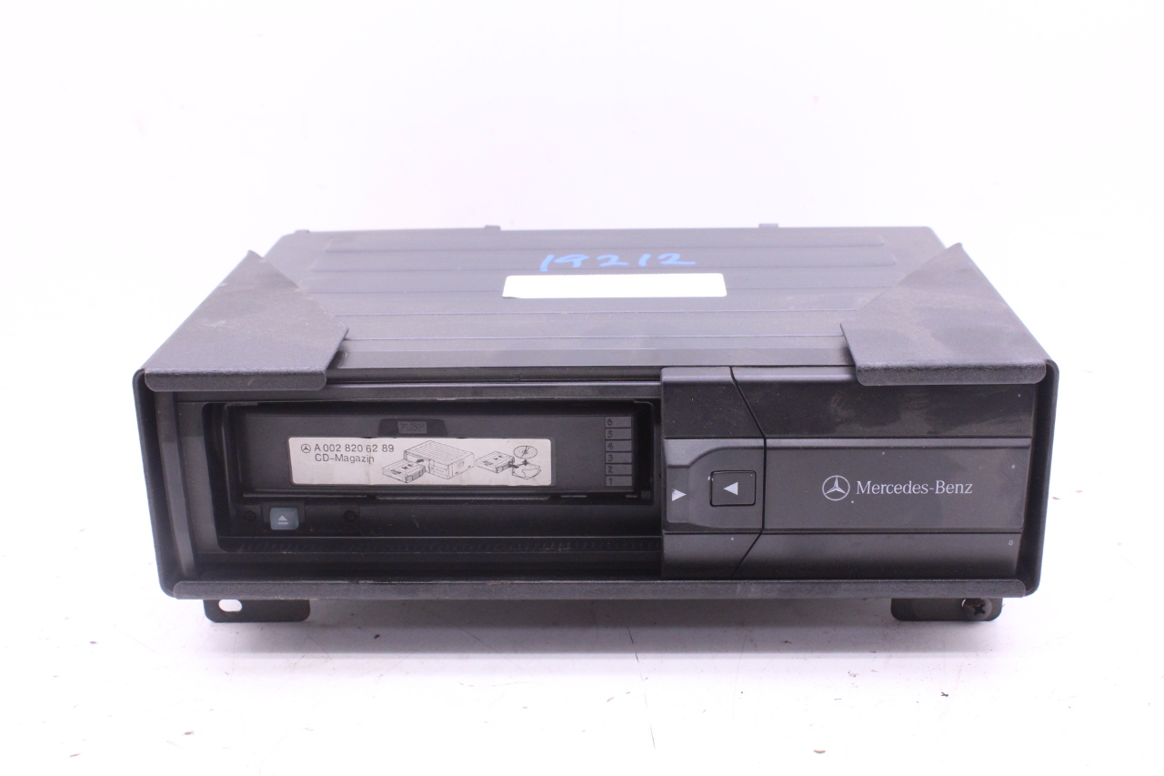 Mercedes Benz CLK320 CL500 CL55 CL600 CLK430 CLK55 E320 E430 CD Changer 0028207989 OEM