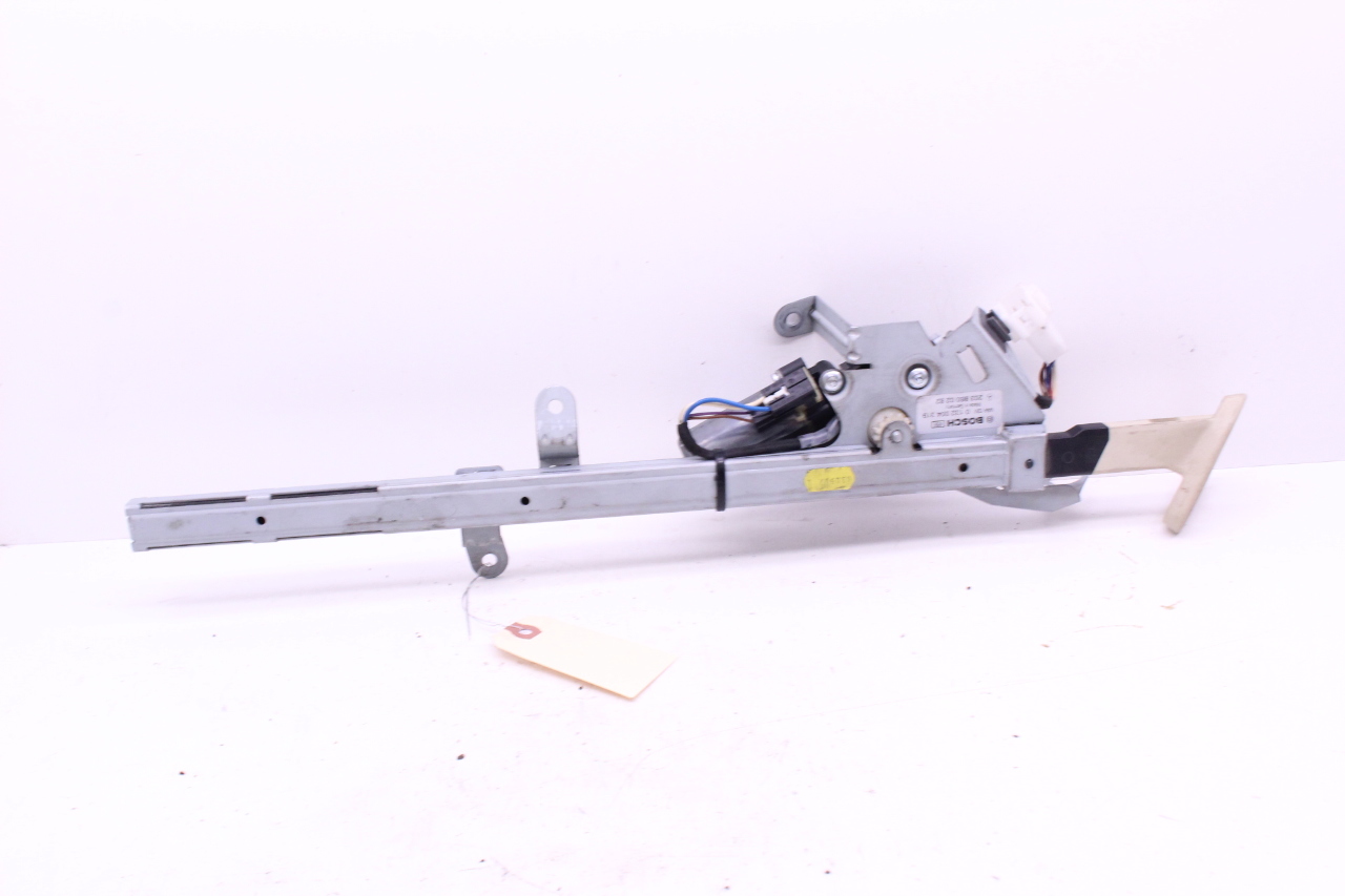 2006-2009 Mercedes Benz CLK350 Front Right Seat Belt Feeder 2038600282 OEM