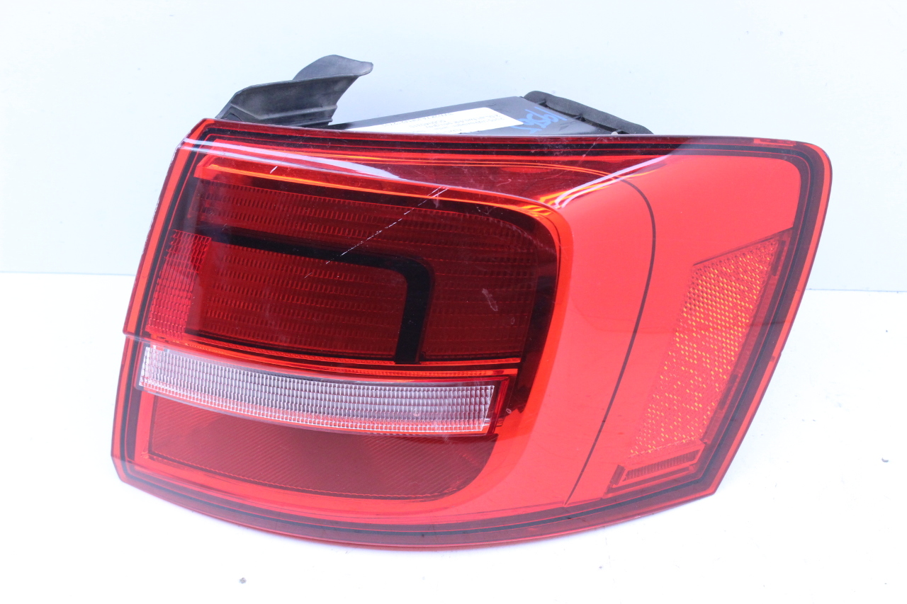 2015 2016 Volkswagen Jetta Sedan Tail Light Lamp Right 5C6945310 OEM