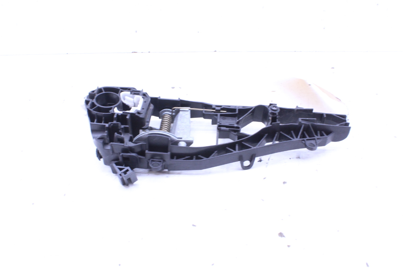 2015 2016 2017 2018 BMW X5M F85 Rear Door Handle Carrier Right OEM