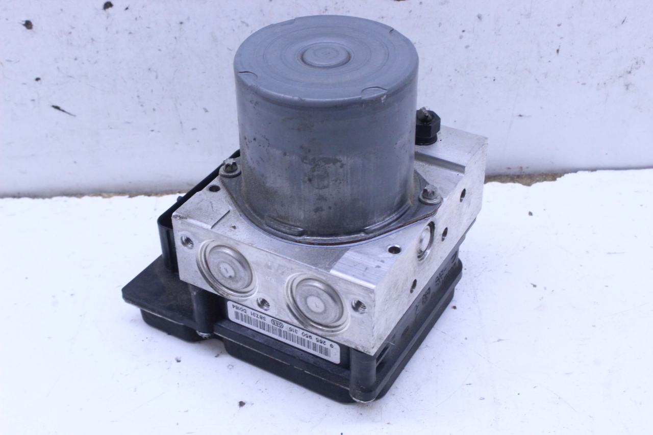 2004 BMW 530i ABS Anti Lock Brake Pump - 34516766300 OEM