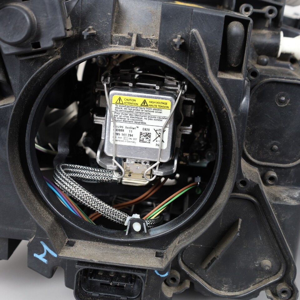 2007-2011 BMW X5 E70 Left Xenon Headlight HID 63117223749 OEM