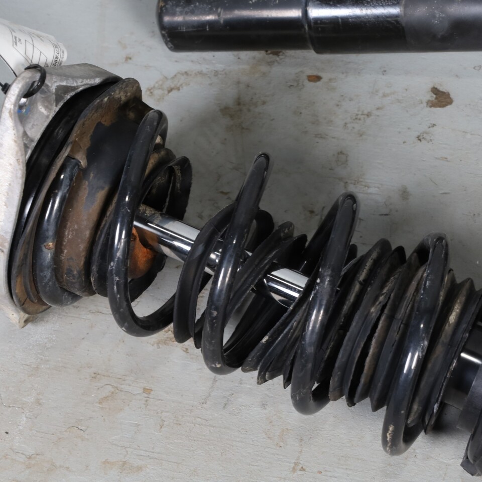 2014-2021 BMW i3 I01 Front Strut Shock Spring Set Right / Left OEM 31316880097