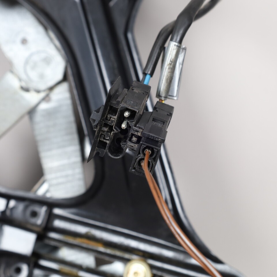 1991-1997 BMW 840ci 850ci E31 Left Quarter Window Regulator OEM 51338123233