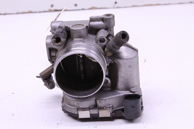 Volkswagen Beetle Golf GTI Jetta Throttle Body 2.0 06A133062D
