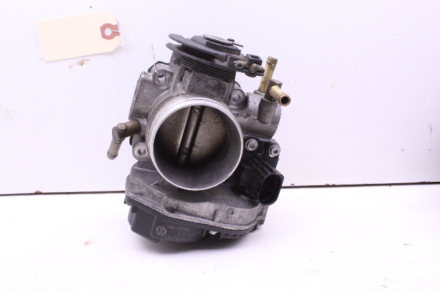 1999-2001 Volkswagen Jetta Golf Beetle 2.0 Throttle Body 06A133066E