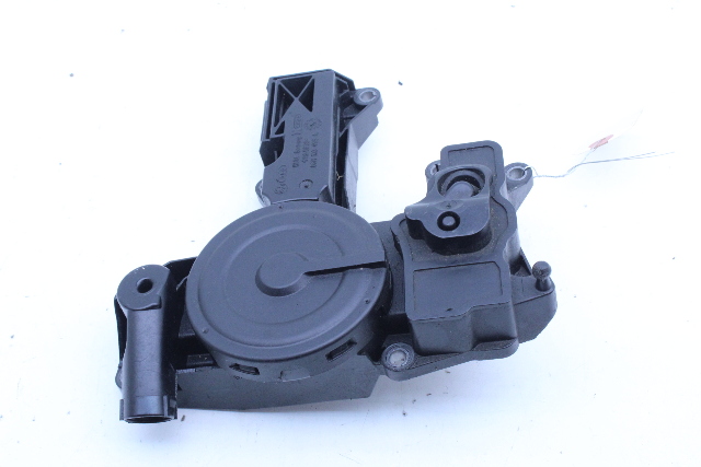 Audi Volkswagen 2.0 Turbo Oil Separator PCV Valve 06H101495A