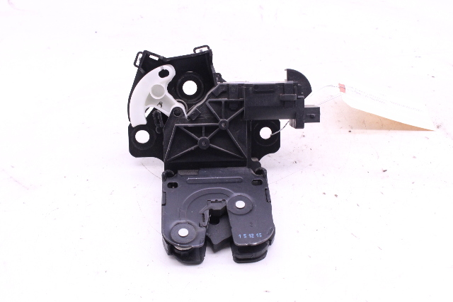 2008 2009 2010 2011 2012 2013 Audi A3 Rear Trunk Lid Latch 8P4827505C OEM