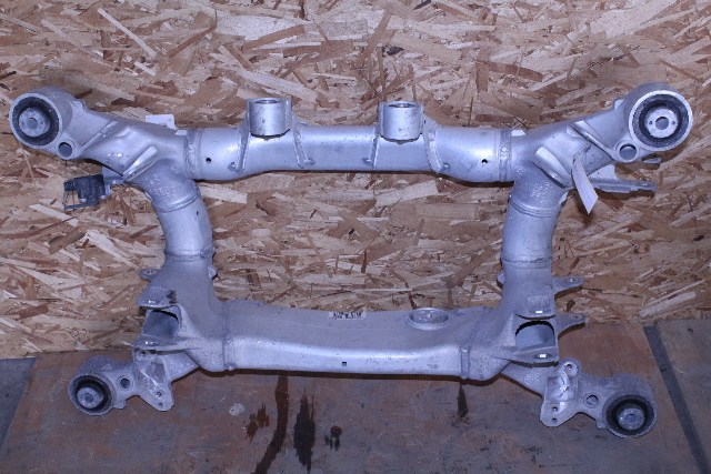 2006 BMW M5 Gas Crossmember K-Frame 33312282760 OEM