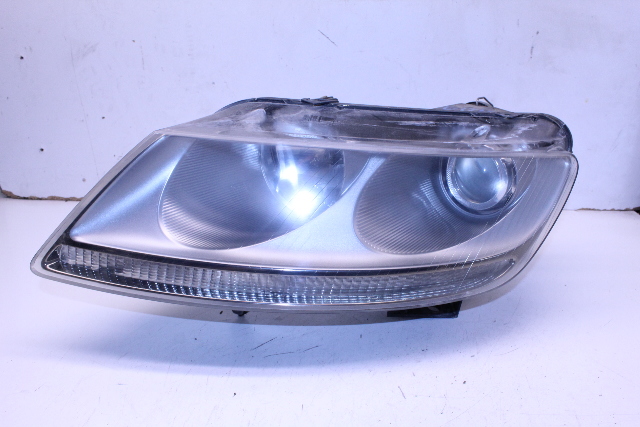 2005 Volkswagen Phaeton V8 Sedan 4dr 4.2 Left Headlight Headlamp OEM