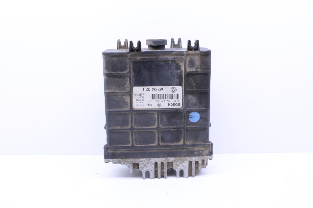 1997 Volkswagen Jetta Golf GTI 2.0 Engine Computer Module