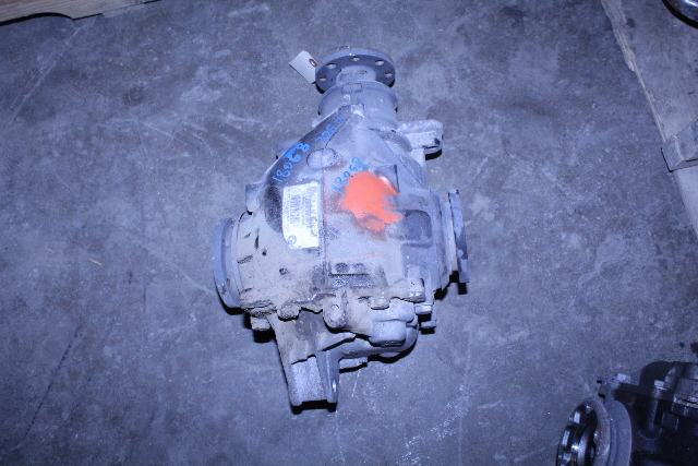 2001-2006 BMW 325i Rear Axle Differential Carrier 33107531625 OEM