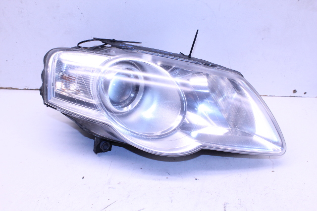 2009 Volkswagen Passat Wagon Komfort Wagon Right Headlight Headlamp OEM