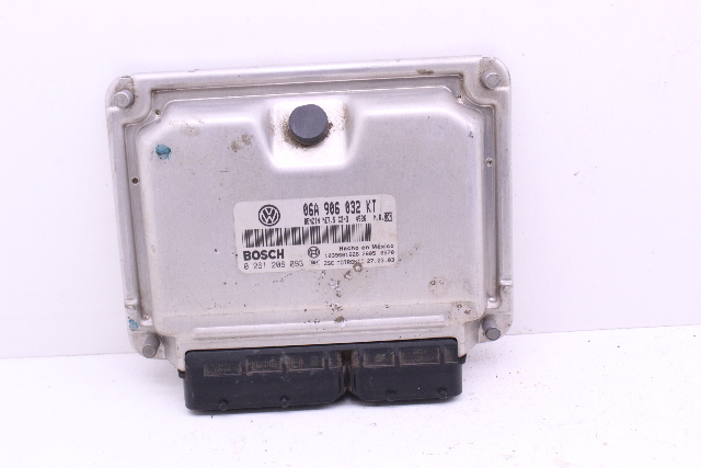 2003 Volkswagen Beetle Engine Computer Module ECU ECM DME 06A906032KT