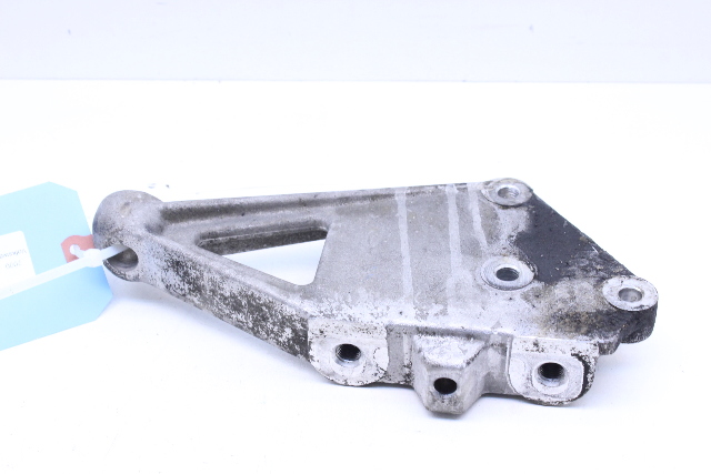 2000 Volkswagen Jetta GLS Engine Motor Mount Bracket