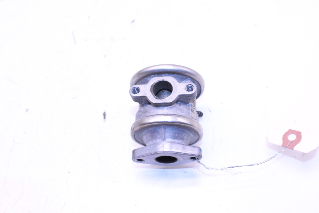 2004 Volkswagen Touareg V6 4dr 3.2 gas EGR Valve 066131101 OEM