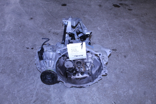 Volkswagen Jetta Golf GTI Beetle 5 Speed Manual Transmisson
